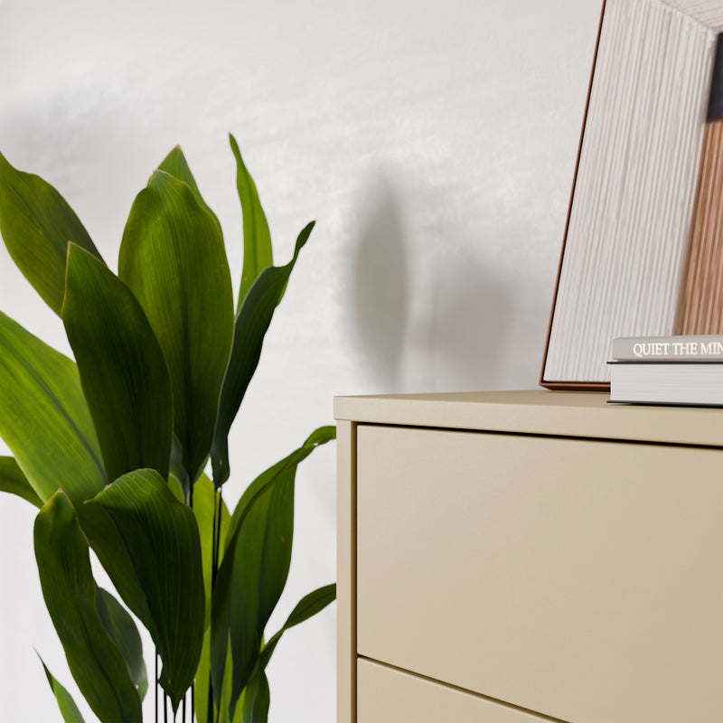 Alice Springs 4 Drawer Chest with Push-to-Open Drawers in Butter Yellow – image 9