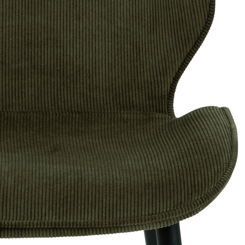 Nagano Round Dining Table in Oak Included 4 Femke Dining Chair in Olive Green – image 9